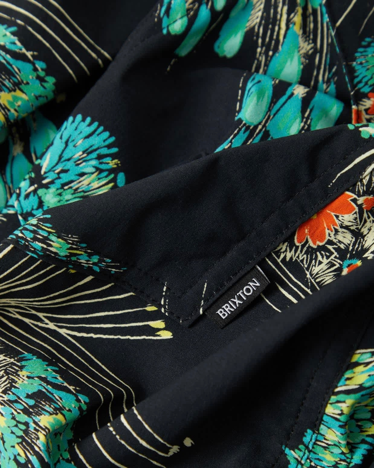 Black Floral Everyday Hybrid Short 7"