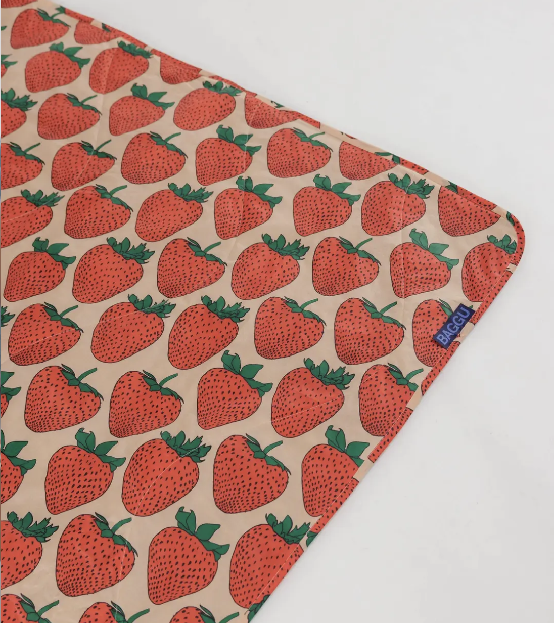 Puffy Picnic Blanket - Strawberry