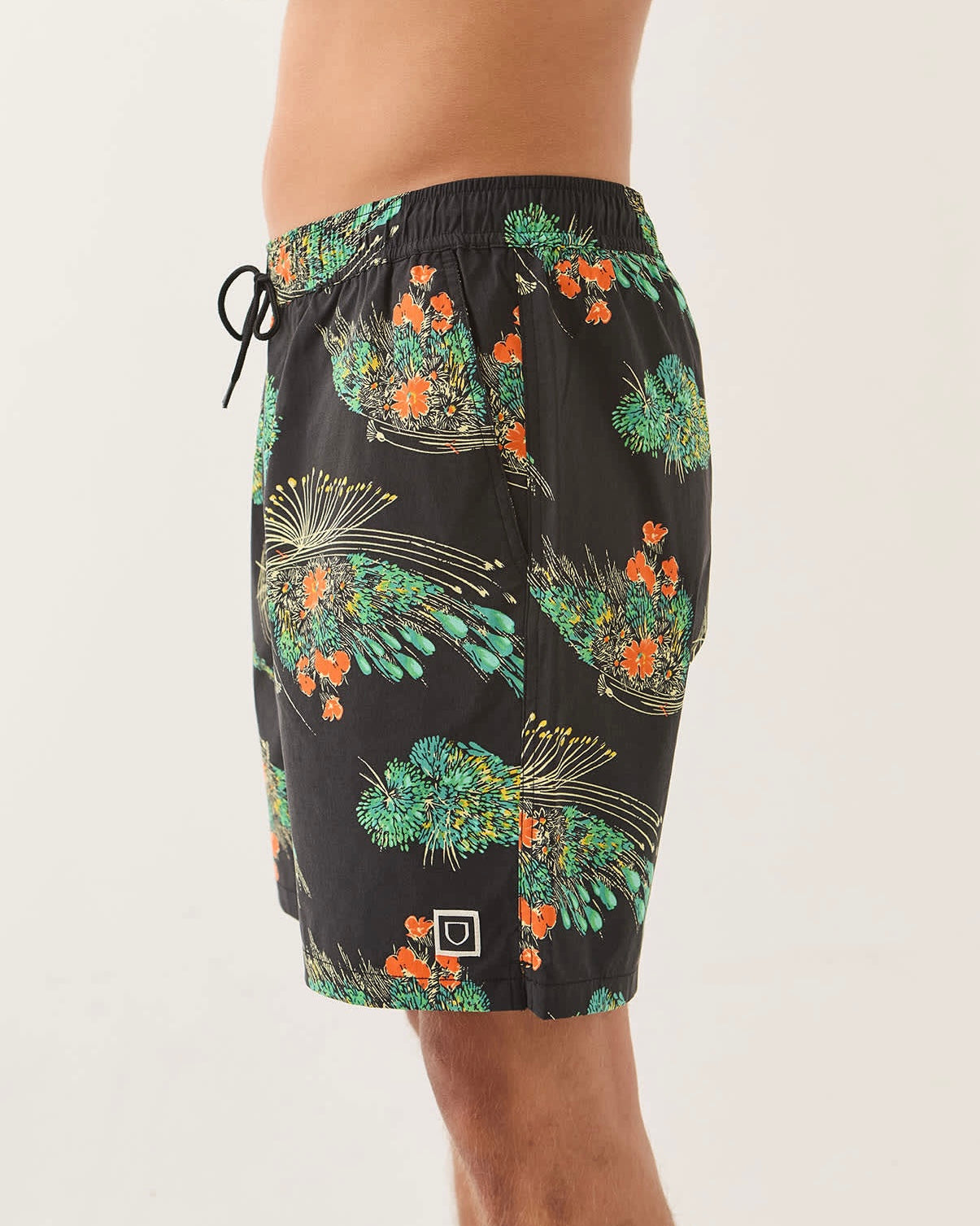 Black Floral Everyday Hybrid Short 7"