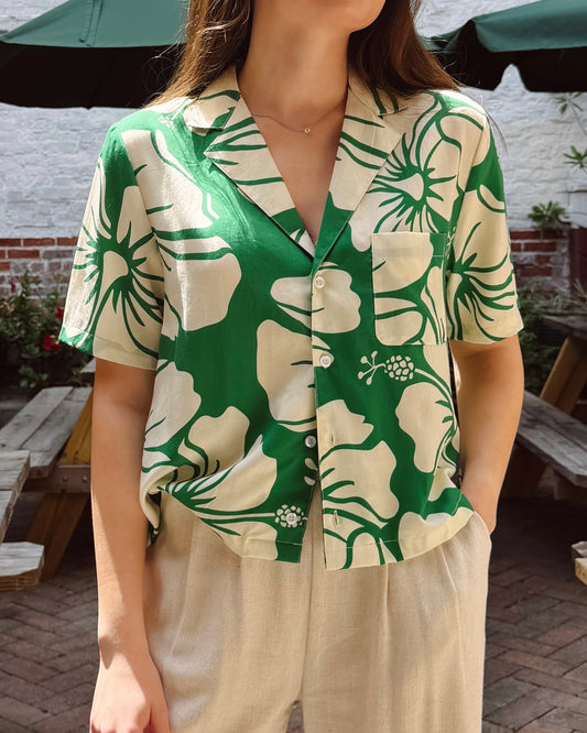 Green Trouble in Paradise Crop Buttonup