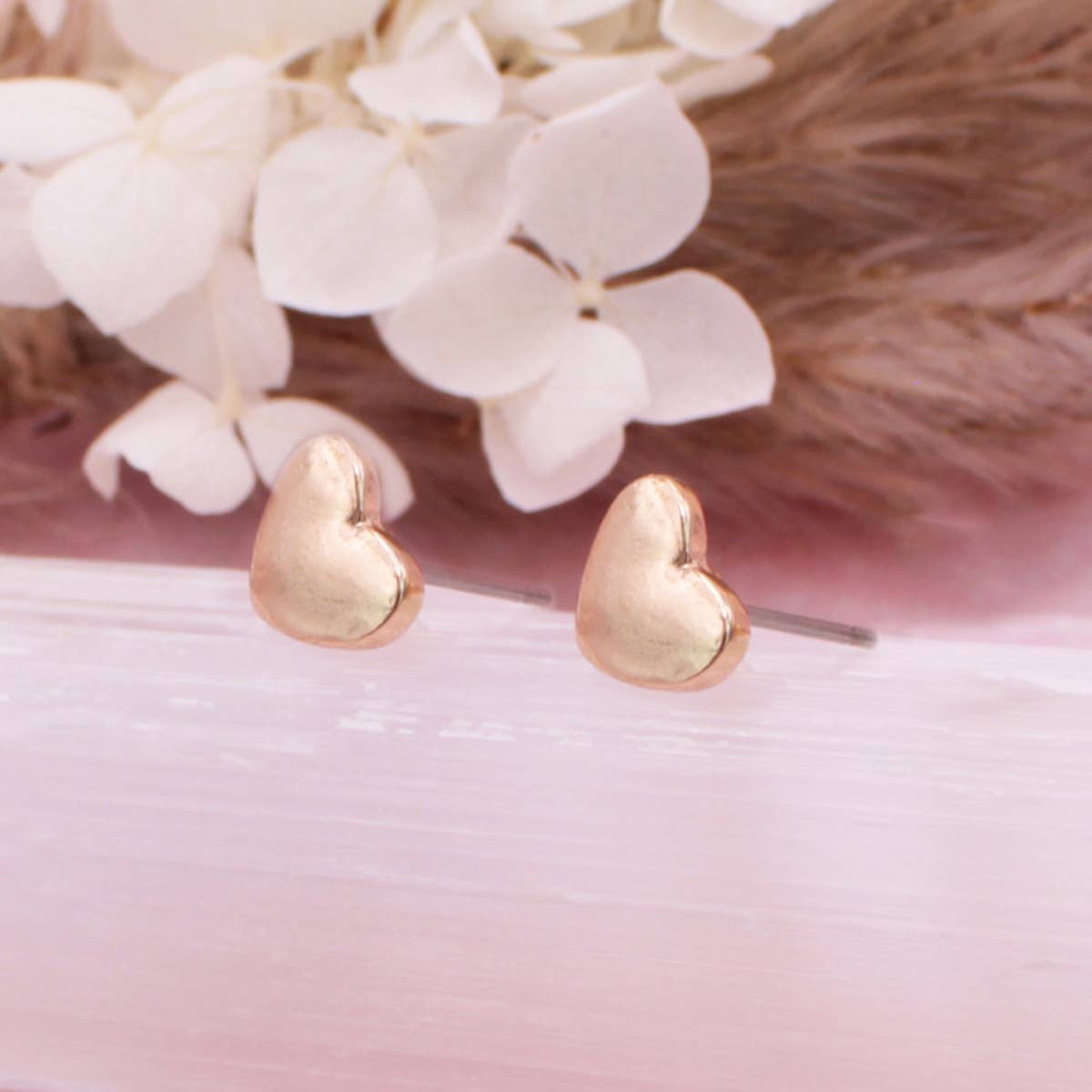 The Kiss-Fine Art Gold Heart Earrings