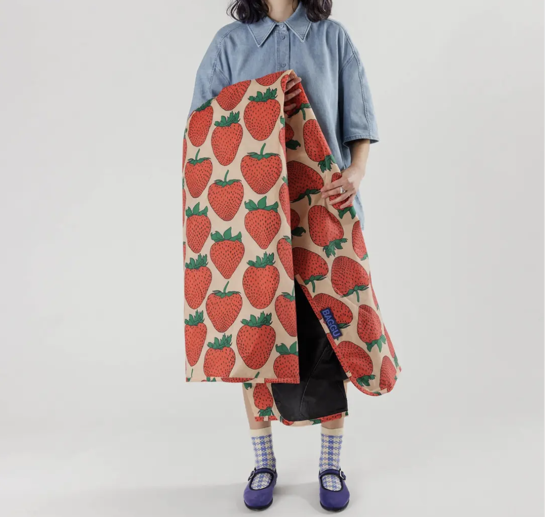 Puffy Picnic Blanket - Strawberry
